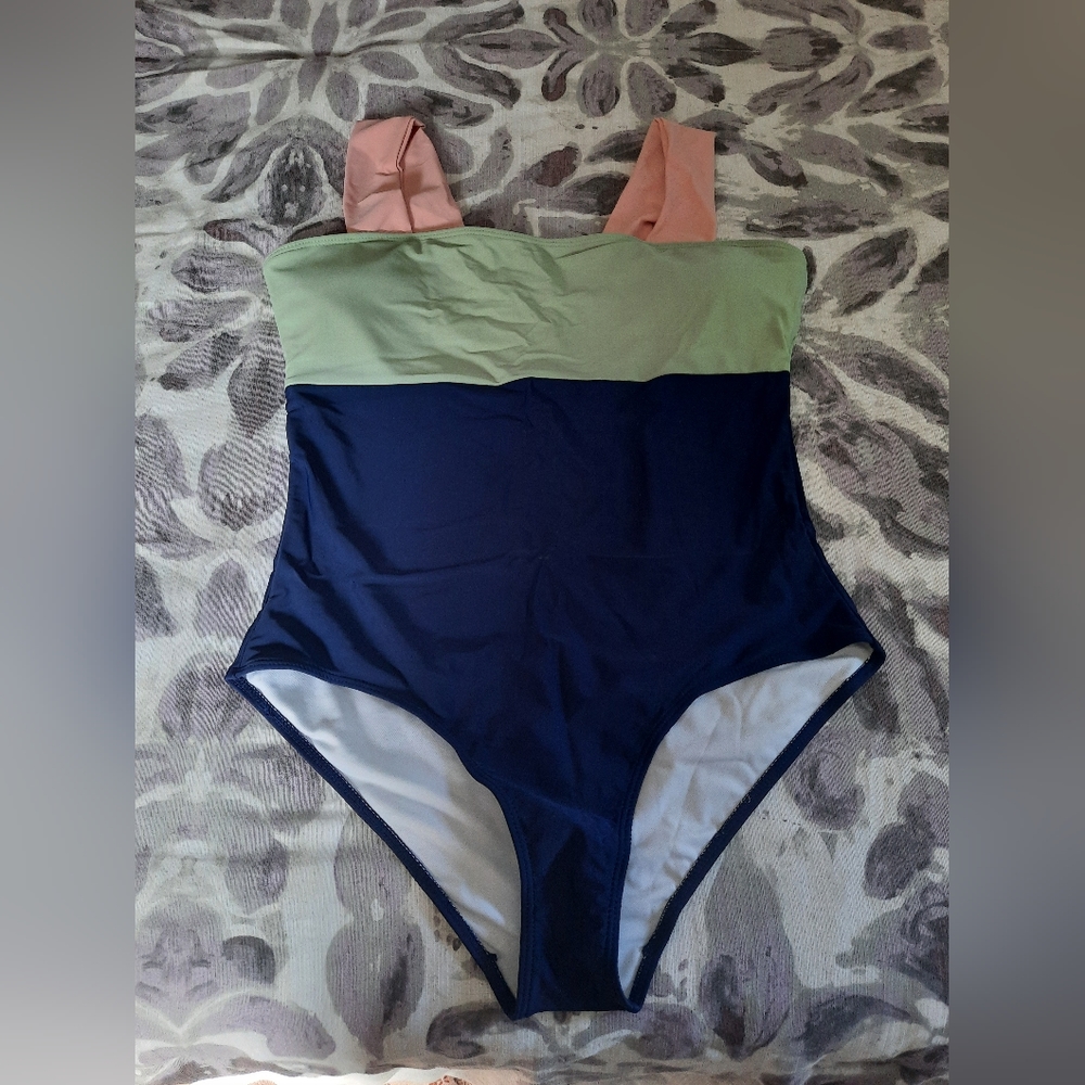 NWT One-piece swimsuit